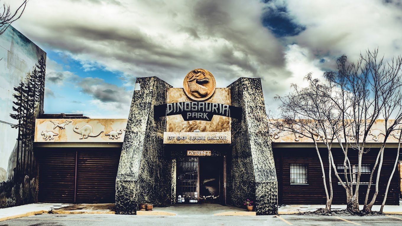 taxi gouves dinosauria